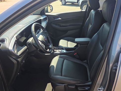 Used 2024 Buick Encore GX Sport Touring AWD/4WD image 17