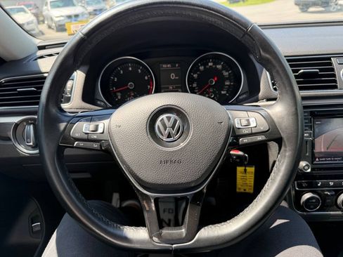 Used 2017 Volkswagen Passat 1.8T R-Line FWD image 25