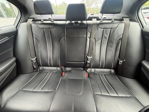 Used 2019 BMW 530i w/ Convenience Package RWD image 30