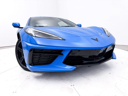 Used 2021 Chevrolet Corvette Stingray Preferred Cpe w/ Engine Appearance Package RWD image 8