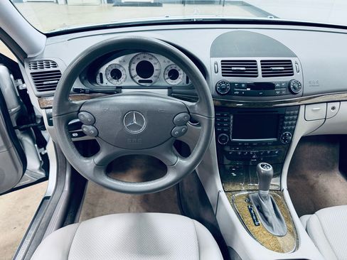 Used 2008 Mercedes-Benz E 350 Sedan image 39