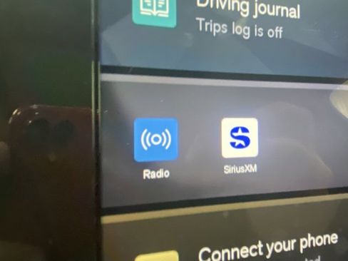 Certified 2025 Volvo XC40 B5 Plus image 19