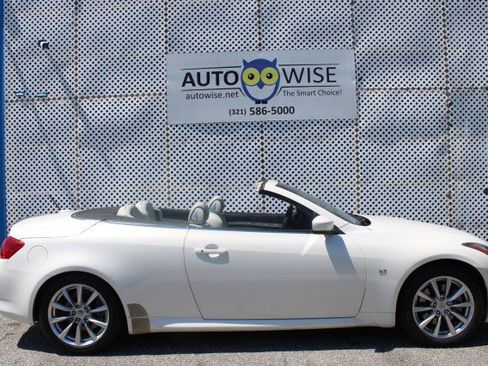 Used 2014 INFINITI Q60 Convertible w/ Premium Package RWD image 4