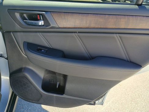 Used 2018 Subaru Outback 3.6R Limited image 19