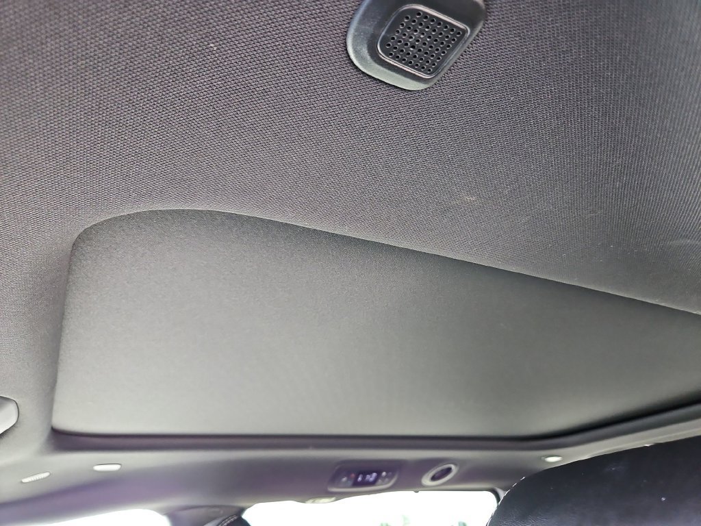 Used 2025 Chrysler Pacifica Limited FWD image 35