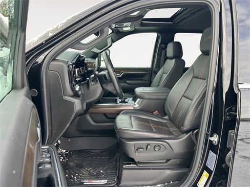 Used 2024 Chevrolet Silverado 2500 High Country w/ Technology Package image 9