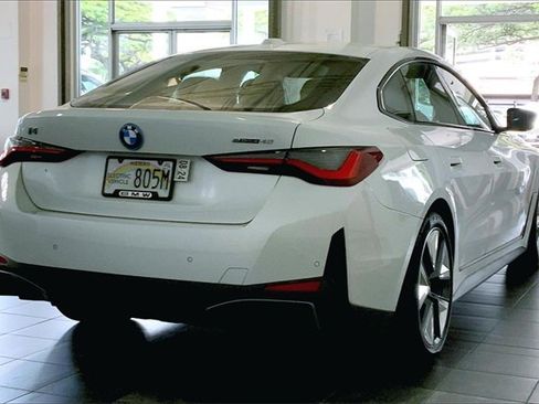 Certified 2022 BMW i4 eDrive40 image 6