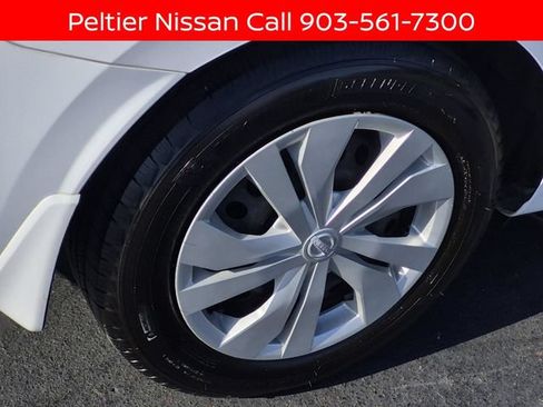 Used 2021 Nissan Versa S FWD image 7