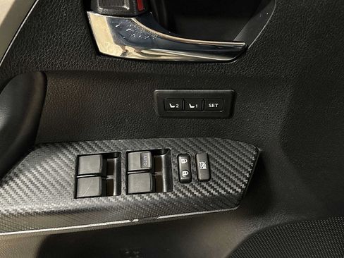 Used 2015 Toyota RAV4 Limited AWD/4WD image 23