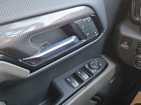 Used 2023 Chevrolet Silverado 1500 ZR2 w/ Technology Package image 21
