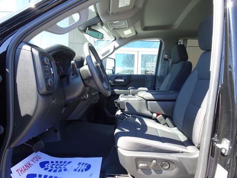 Used 2024 Chevrolet Silverado 2500 Custom w/ Custom Convenience Package image 11