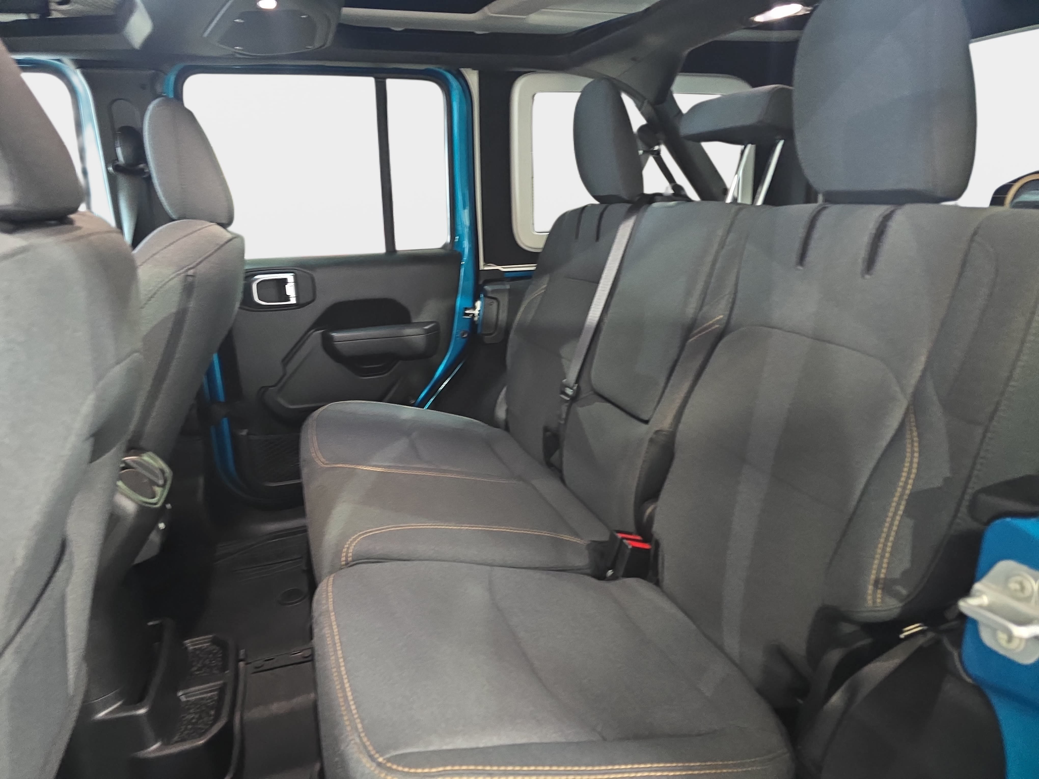 Used 2024 Jeep Wrangler Unlimited w/ Convenience Group AWD/4WD image 11