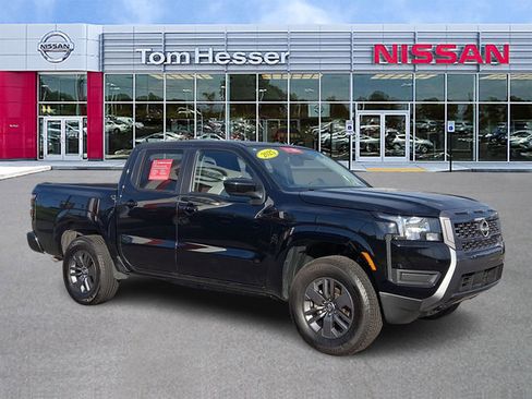 Certified 2025 Nissan Frontier SV AWD/4WD image 1