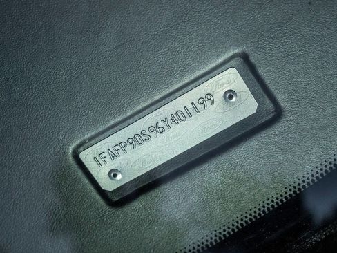 Used 2006 Ford GT image 99