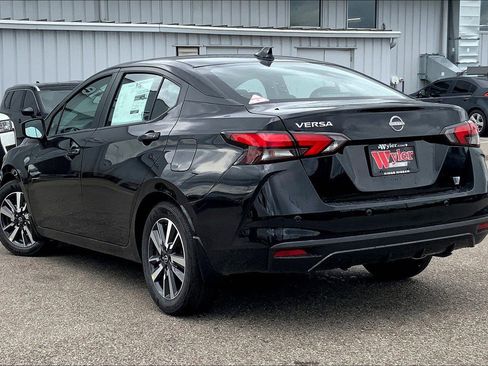 New 2025 Nissan Versa SV w/ Trunk Package image 3
