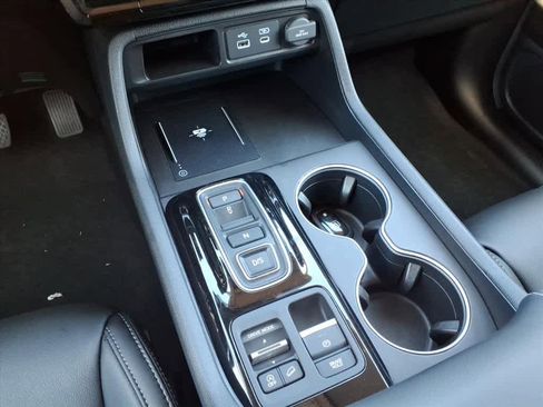 Certified 2025 Honda Pilot Touring image 22