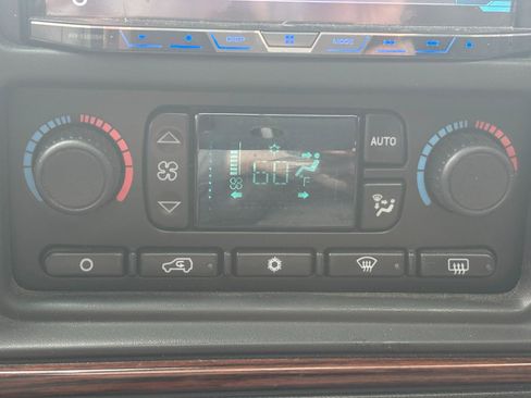 Used 2004 Cadillac Escalade ESV AWD image 13