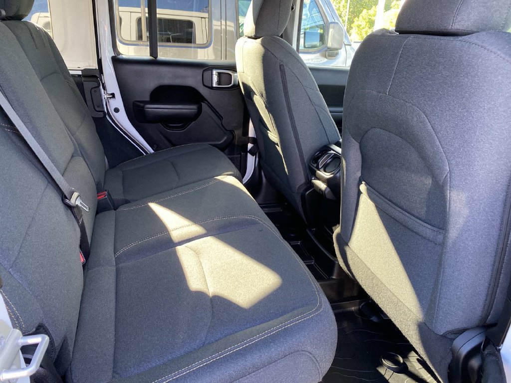 Certified 2024 Jeep Wrangler Unlimited AWD/4WD image 33