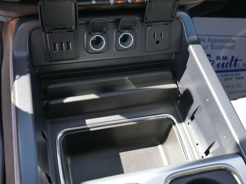 Used 2015 GMC Sierra 1500 SLT w/ SLT Crew Cab Value Package image 34