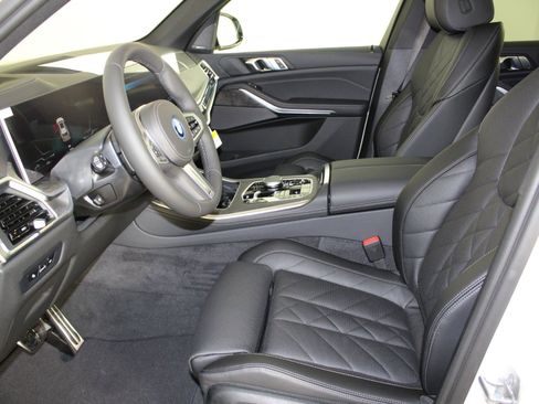 New 2026 BMW X5 xDrive50e w/ M Sport Package AWD/4WD image 5
