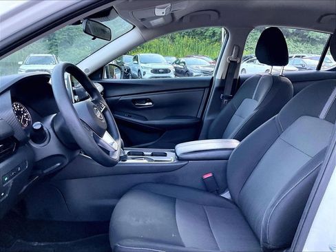Used 2024 Nissan Sentra SV FWD image 4