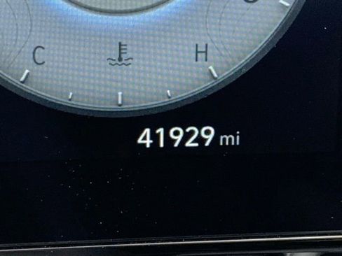 Used 2024 Hyundai Elantra SEL image 19