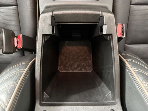 Used 2023 GMC Canyon Denali image 37