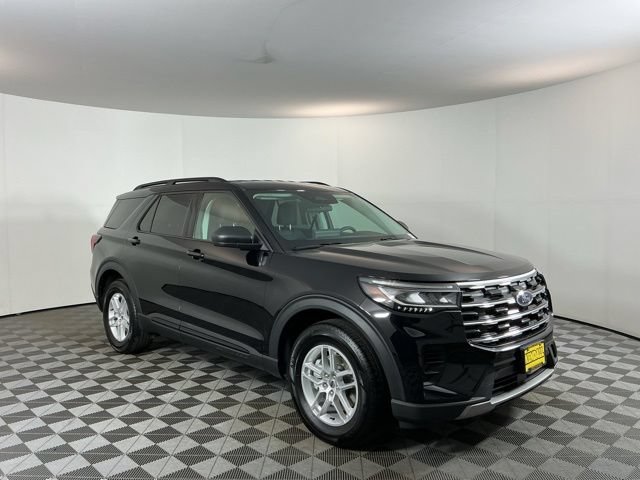Used 2026 Ford Explorer Active AWD/4WD image 3