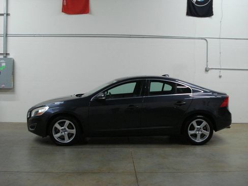Used 2013 Volvo S60 T5 image 1