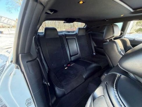 Used 2015 Dodge Challenger SRT w/ Technology Group image 13