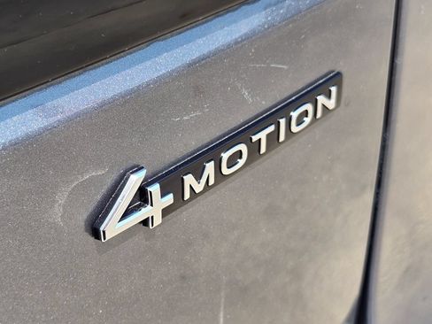 Used 2023 Volkswagen Atlas SEL R-Line AWD/4WD image 14