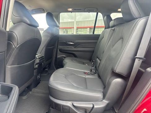 Used 2024 Toyota Grand Highlander Limited image 15