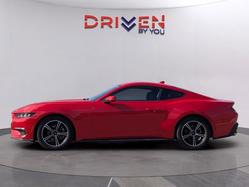 Used 2025 Ford Mustang Coupe image 2