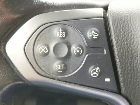 Used 2019 Chevrolet Suburban LT image 20