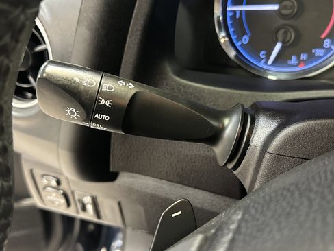 Used 2017 Toyota Corolla L image 31