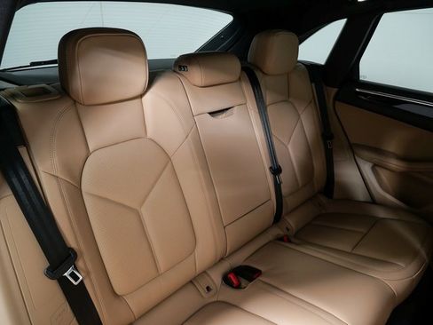New 2026 Porsche Macan S image 22