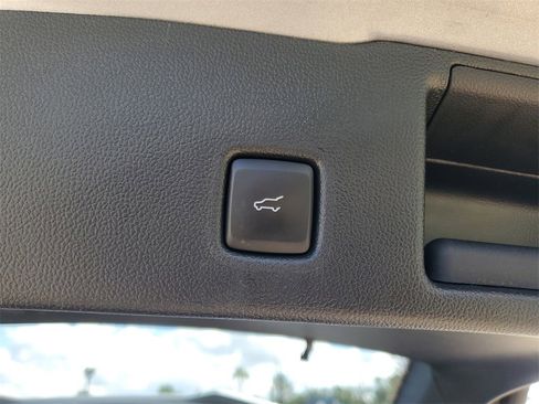 Used 2023 Ford Escape ST-Line image 11