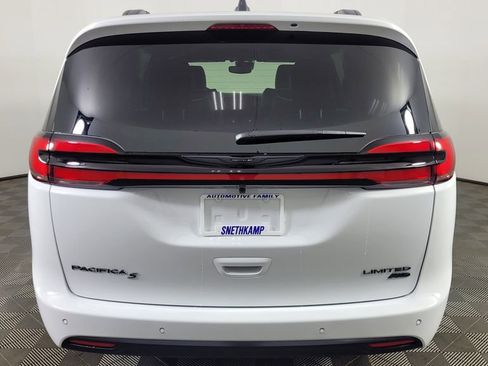 New 2026 Chrysler Pacifica Limited w/ S Appearance Package image 6