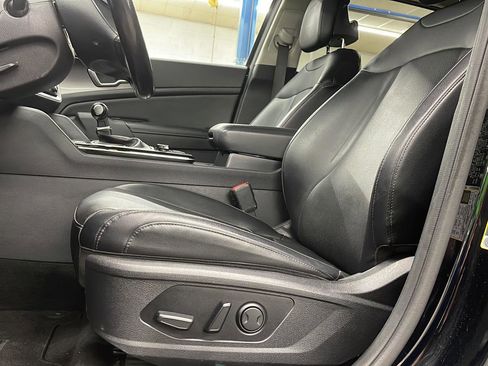 Used 2023 Kia Sportage EX image 11