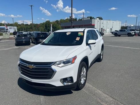 Used 2020 Chevrolet Traverse LT FWD image 3