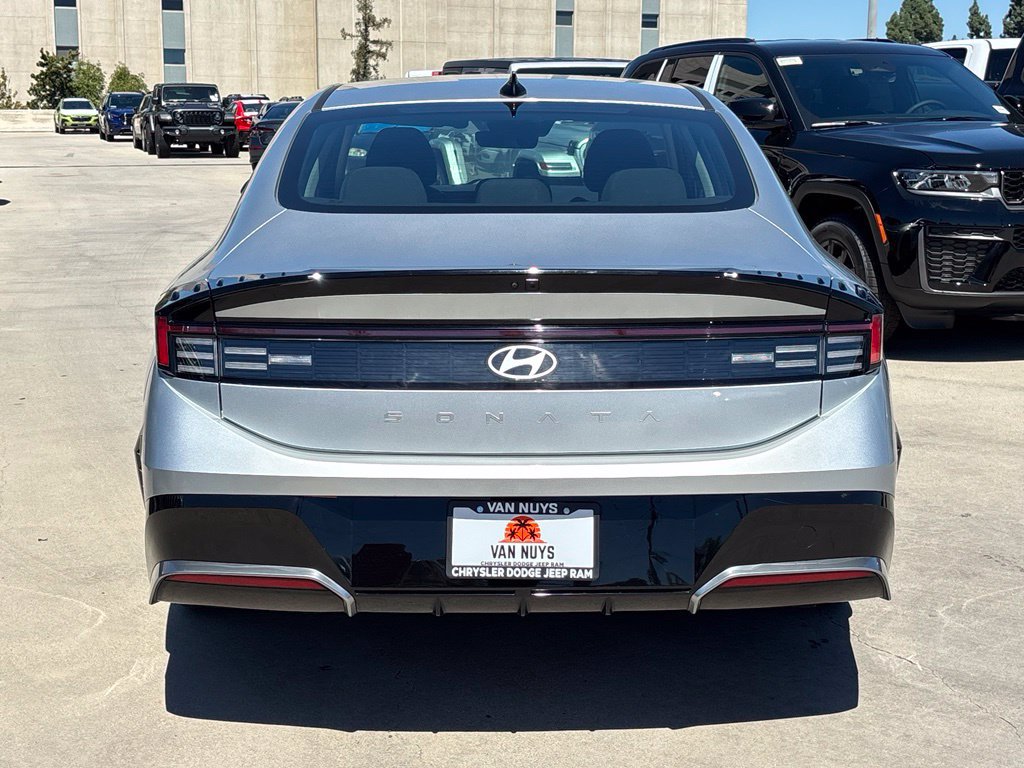 Used 2025 Hyundai Sonata SEL FWD image 5