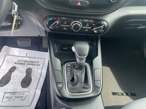 Used 2025 Kia Soul LX w/ LX Technology Package FWD image 26