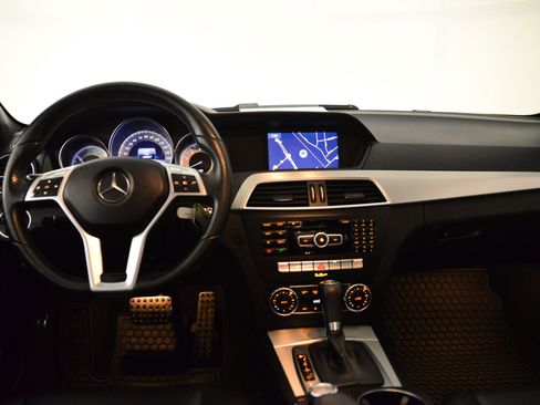 Used 2013 Mercedes-Benz C 300 Sport image 3