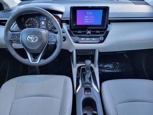 Used 2024 Toyota Corolla Cross LE w/ Moonroof Package image 14
