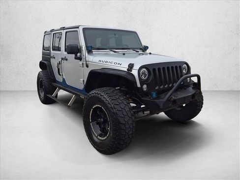 Used 2012 Jeep Wrangler Unlimited Rubicon w/ Connectivity Group AWD/4WD image 3