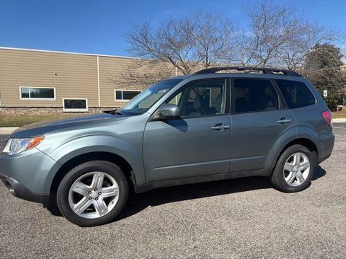 Used 2010 Subaru Forester 2.5X Premium image 2