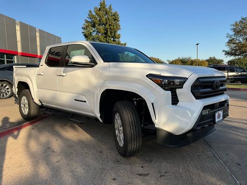 New 2025 Toyota Tacoma SR5 image 5