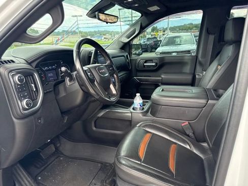 Used 2021 GMC Sierra 1500 AT4 w/ AT4 Value Package AWD/4WD image 3