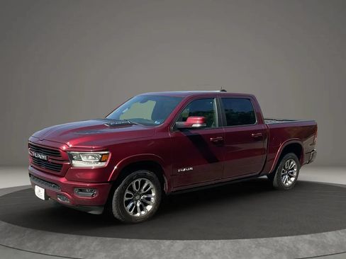 Used 2019 RAM 1500 Laramie AWD/4WD image 1