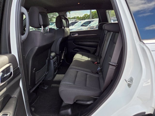 Used 2020 Jeep Grand Cherokee Laredo w/ 18" Wheel & 8.4" Radio Group RWD image 11